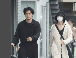 【BOSSのCM女優と交際】池松壮亮は結婚間近なのか！？過去に結婚していると噂もあった！