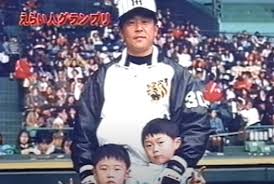 平田勝男コーチの息子は長男の崇浩と次男の靖典！慶應NY学院卒で軟式野球の広報？